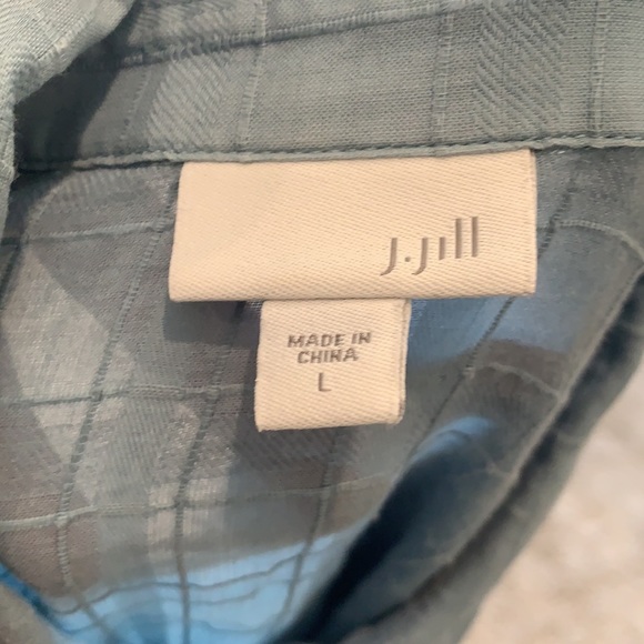 Two size large button up JJill shirts! - Picture 4 of 8